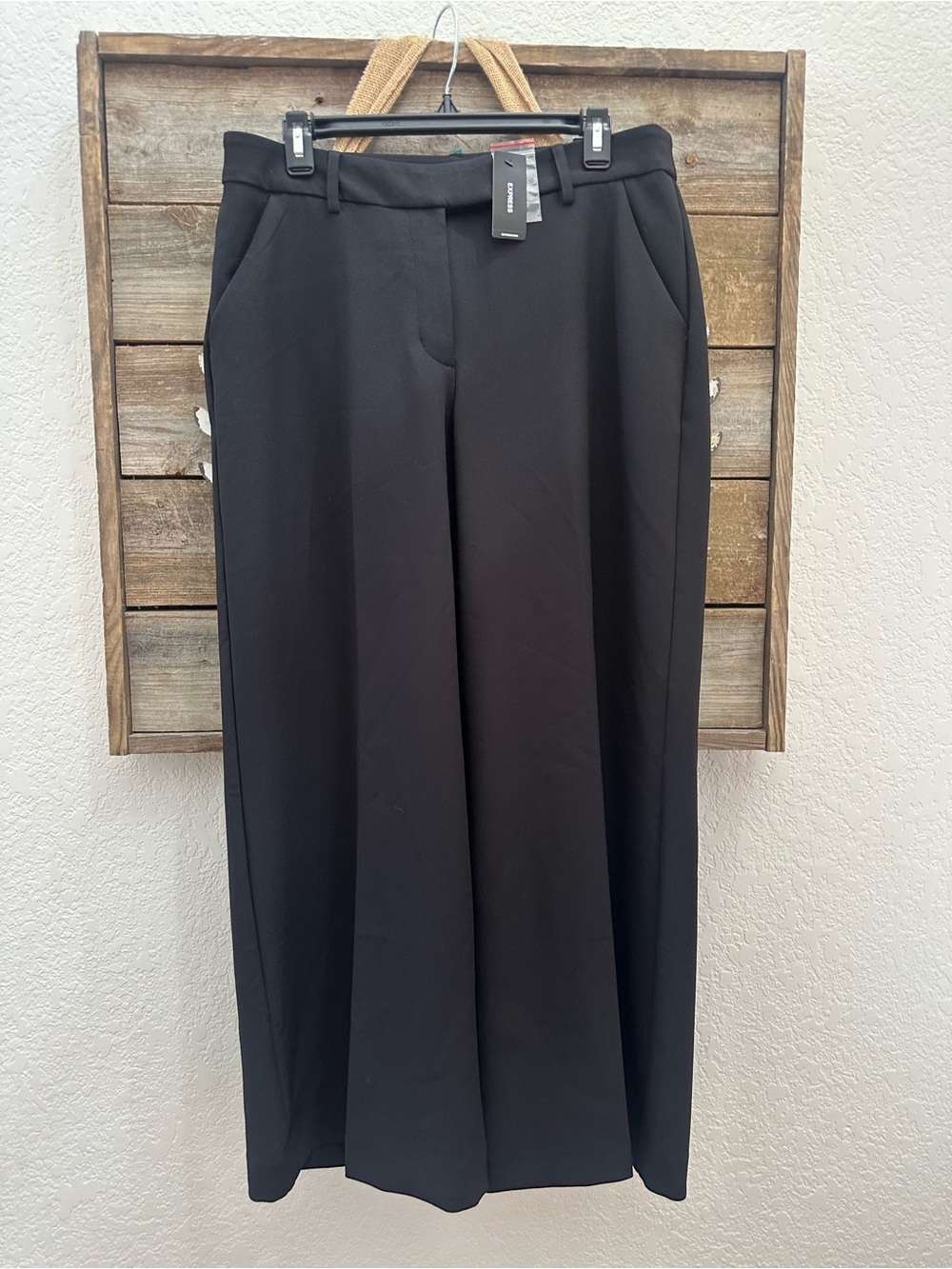 Express Editor Wide Leg Women's Dress Pants - Black size 10 Petite Short NWT